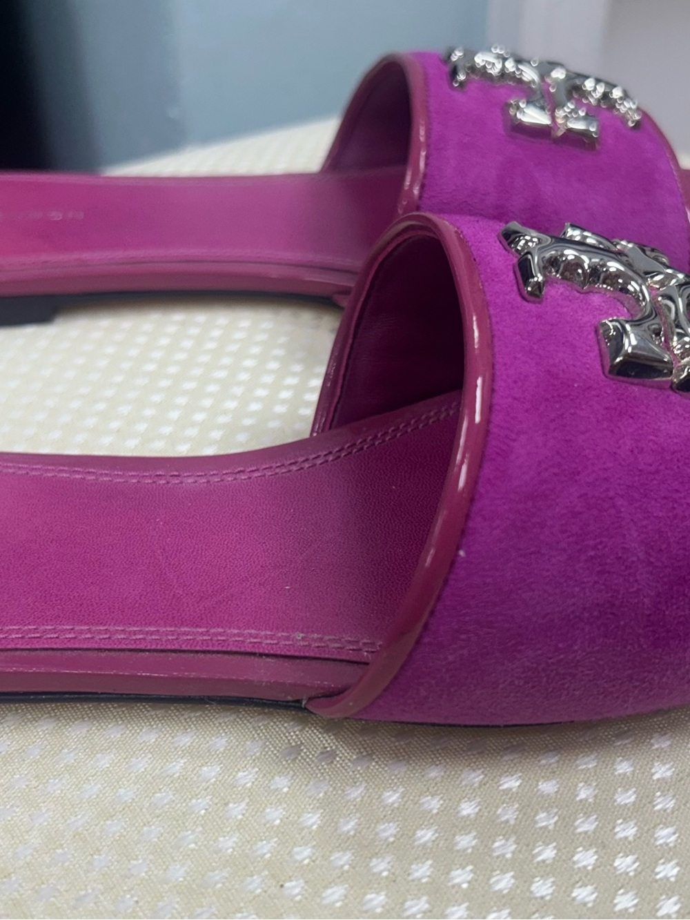 Tory Burch Eleanor Fuchsia Suede Slide Mules with Silver Logo size 8 - Picture 5 of 7